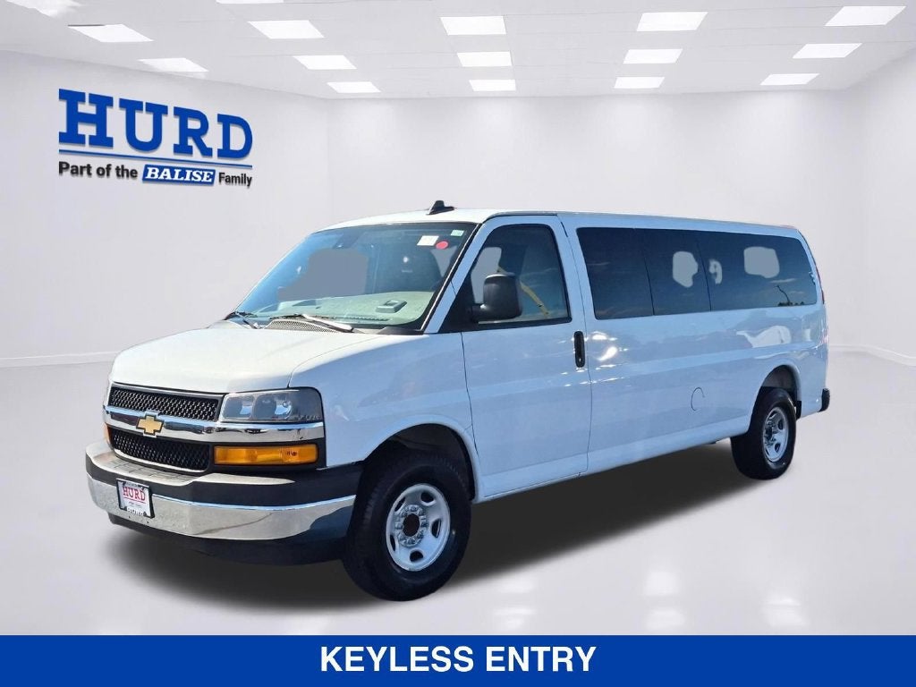 2025 Chevrolet Express Passenger 1LT