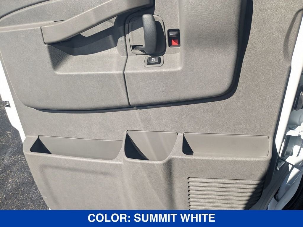 2025 Chevrolet Express Cargo WT