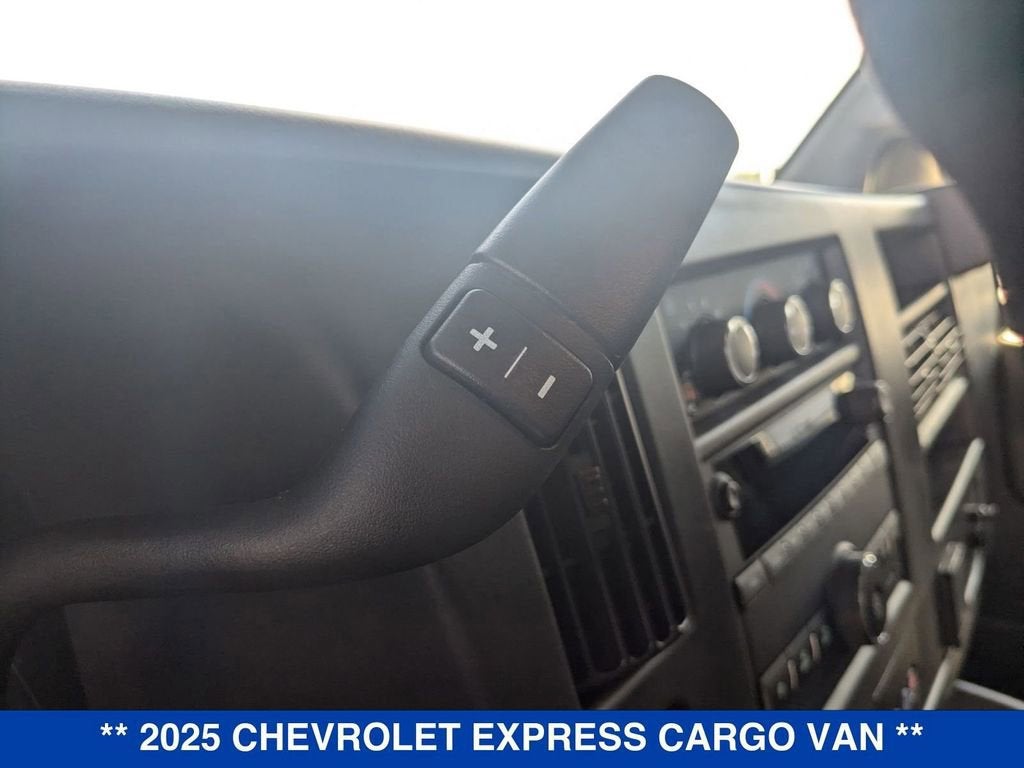2025 Chevrolet Express Cargo WT