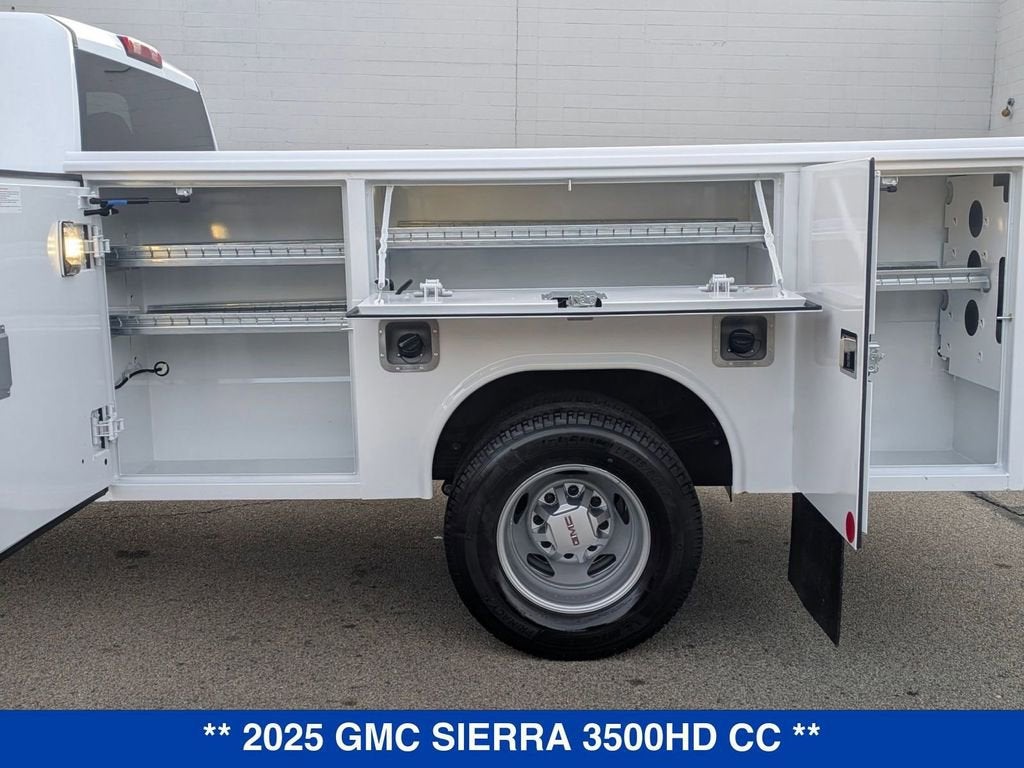 2025 GMC Sierra 3500 HD Chassis Cab Pro