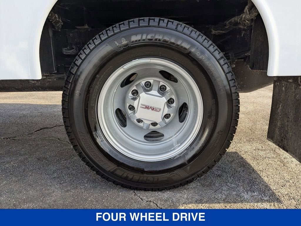 2025 GMC Sierra 3500 HD Chassis Cab Pro