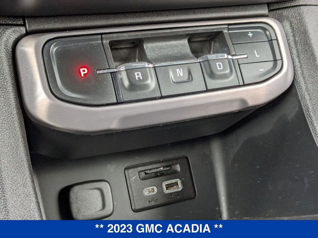 2023 GMC Acadia AT4