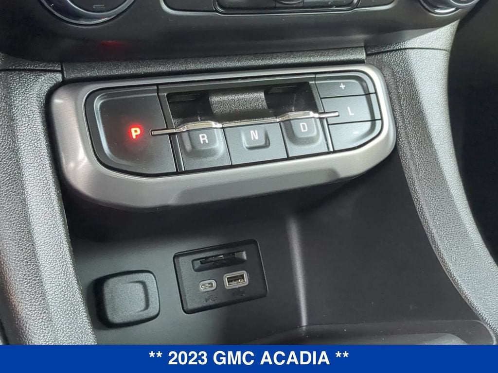 2023 GMC Acadia AT4