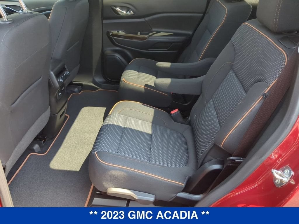 2023 GMC Acadia AT4