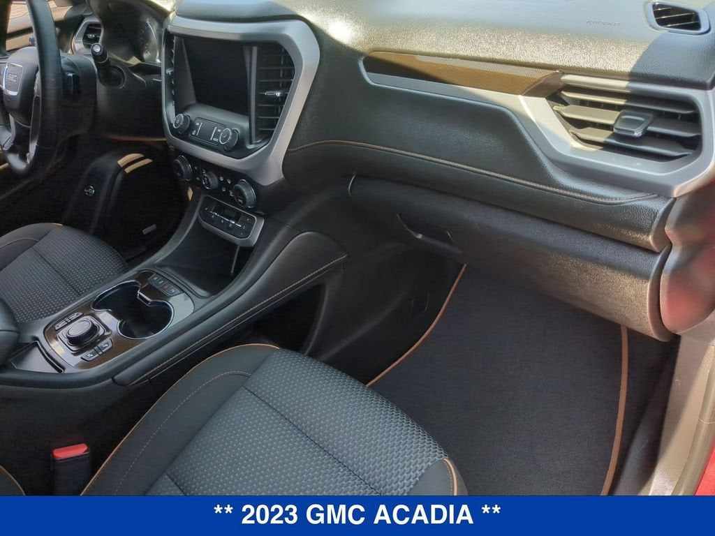 2023 GMC Acadia AT4