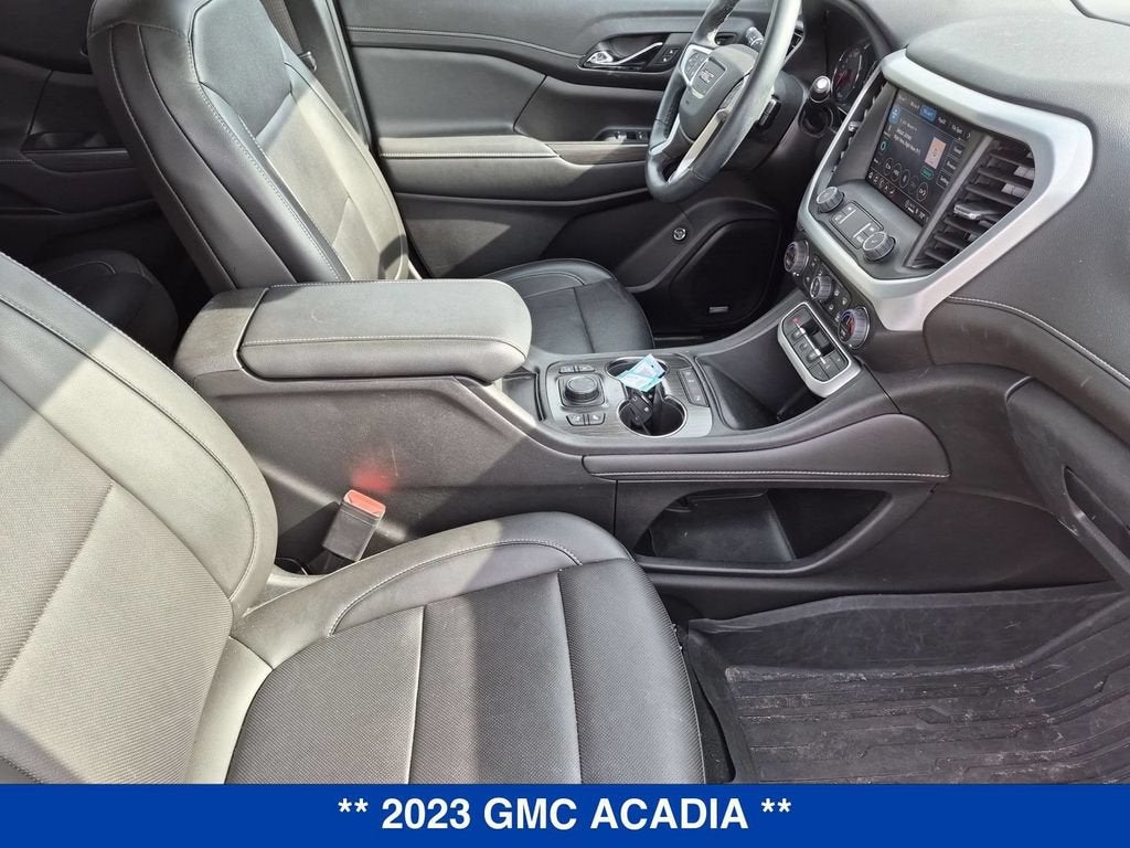 2023 GMC Acadia SLT