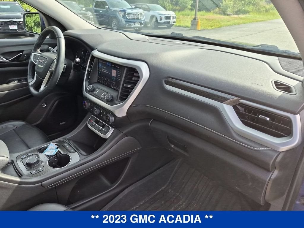 2023 GMC Acadia SLT