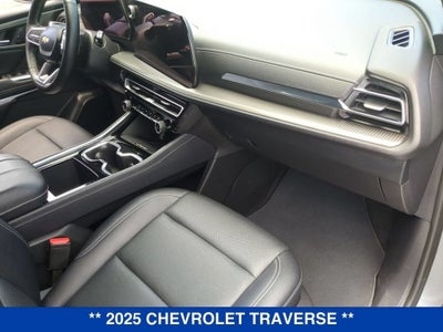 2025 Chevrolet Traverse LT