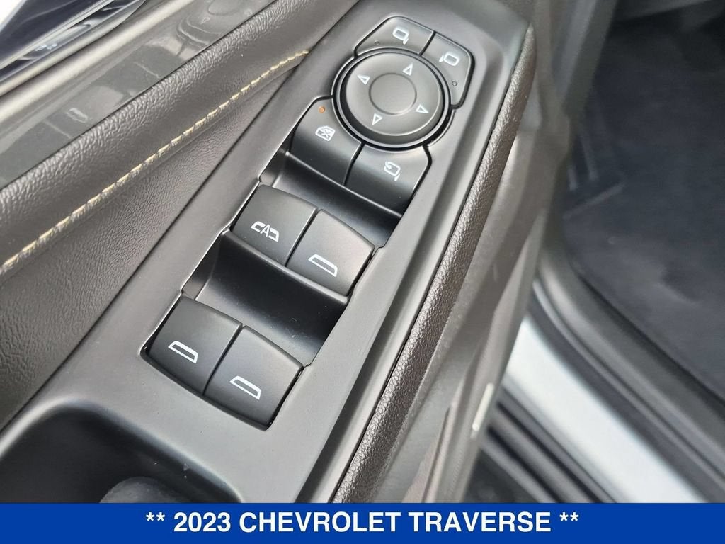 2023 Chevrolet Traverse LT Leather
