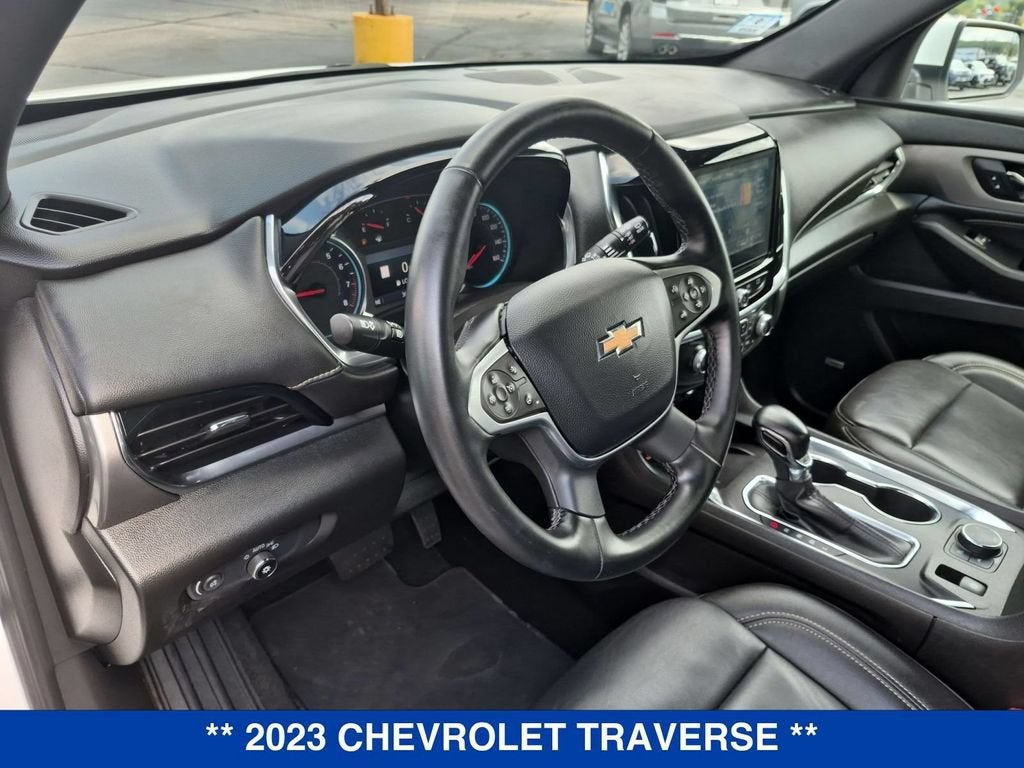 2023 Chevrolet Traverse LT Leather