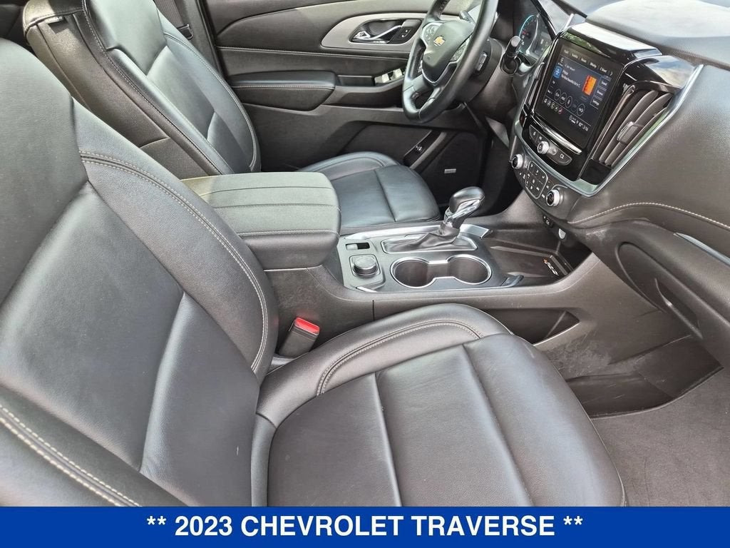 2023 Chevrolet Traverse LT Leather