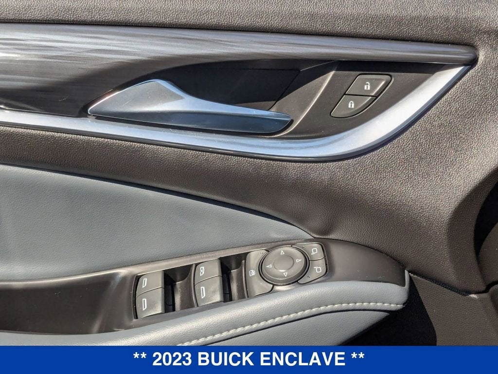 2023 Buick Enclave Essence