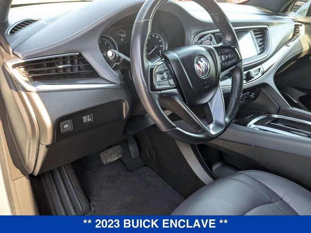 2023 Buick Enclave Essence