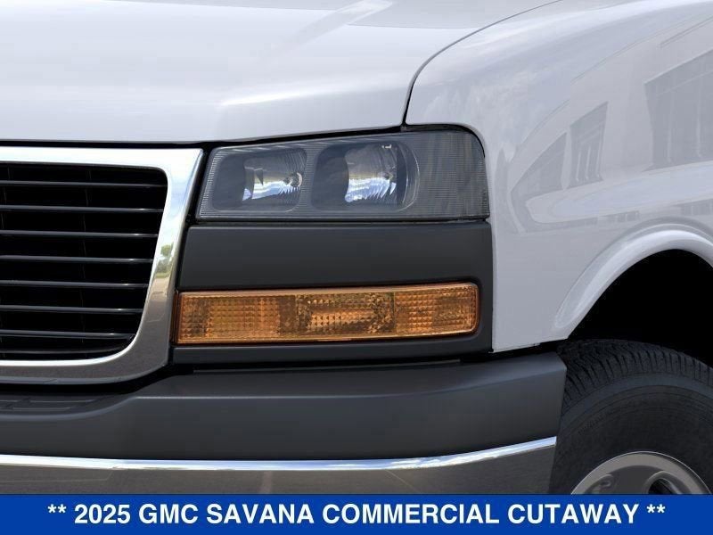 2025 GMC Savana Cutaway 3500 1WT