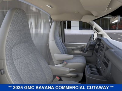 2025 GMC Savana Cutaway 3500 1WT