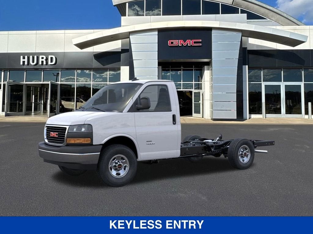 2025 GMC Savana Cutaway 3500 1WT