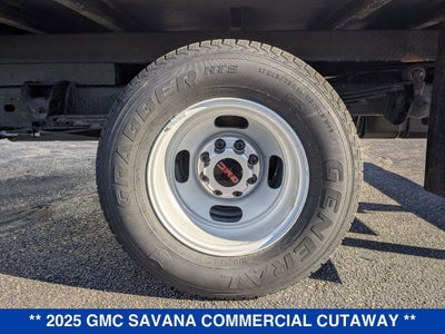 2025 GMC Savana Cutaway 3500 1WT
