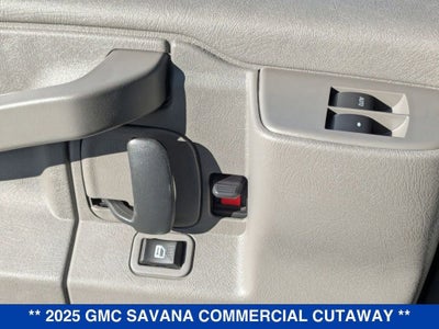 2025 GMC Savana Cutaway 3500 1WT