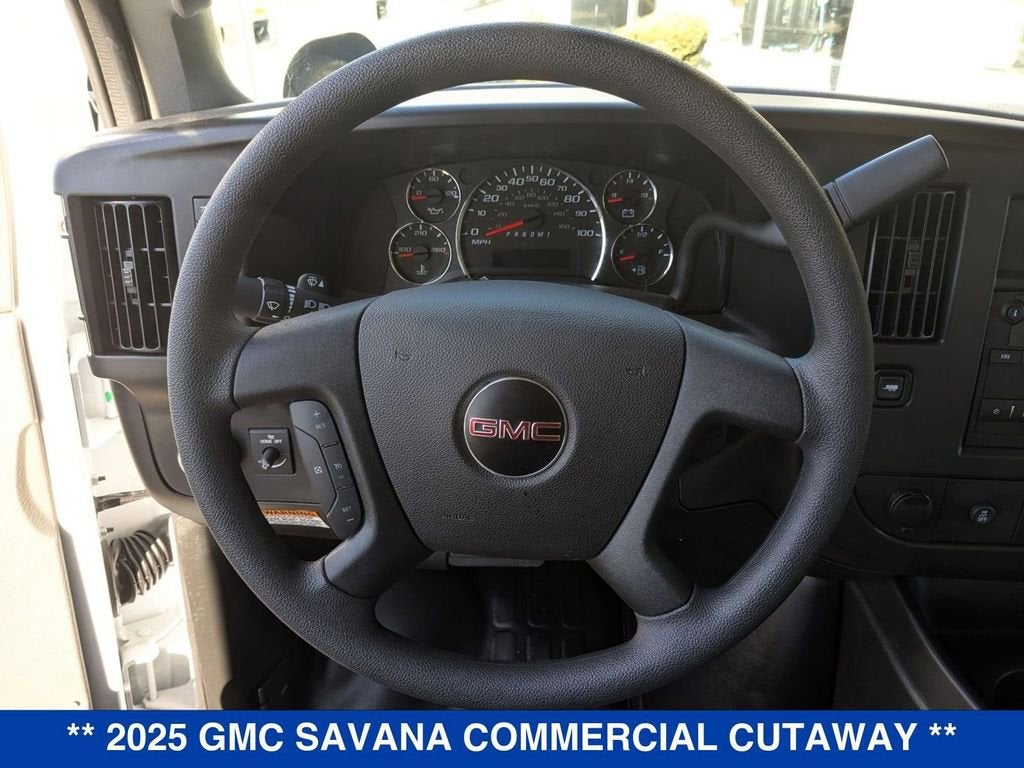 2025 GMC Savana Cutaway 3500 1WT