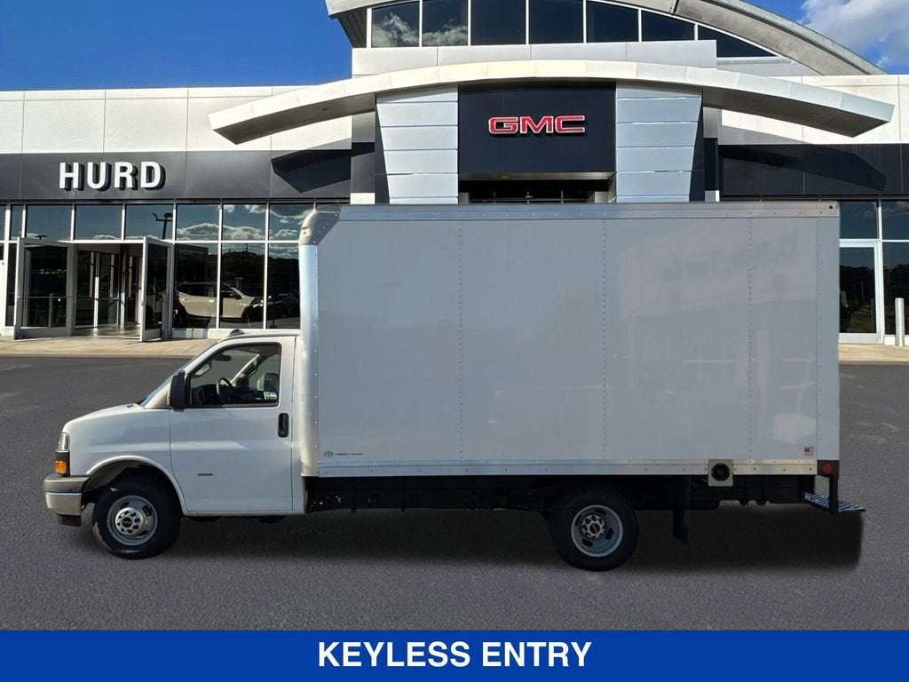 2025 GMC Savana Cutaway 3500 1WT