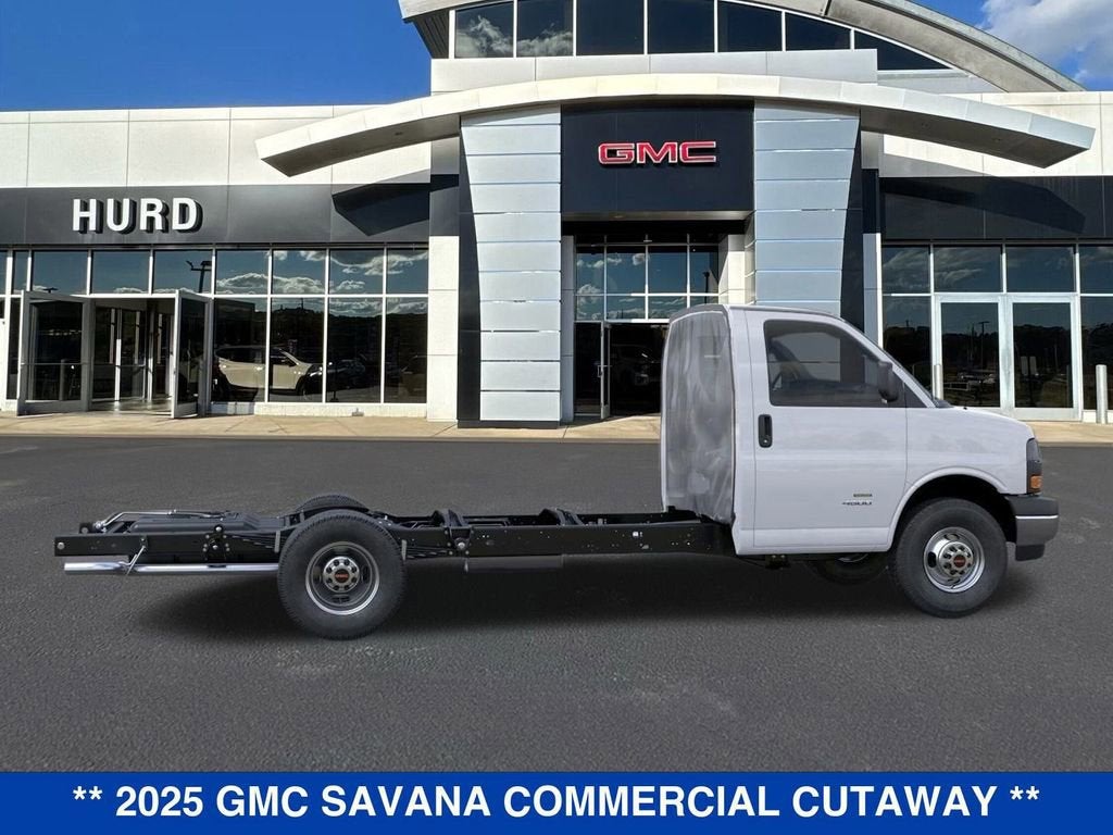 2025 GMC Savana Cutaway 4500 2WT
