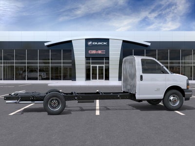 2025 GMC Savana Cutaway 4500 2WT