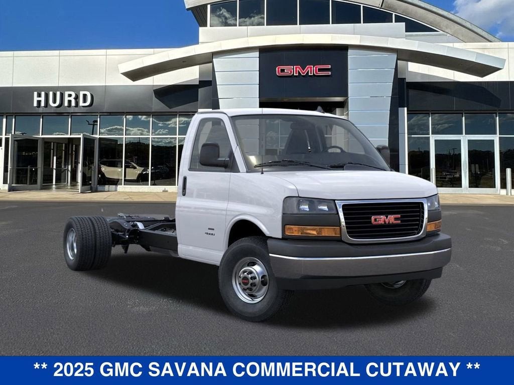 2025 GMC Savana Cutaway 4500 2WT