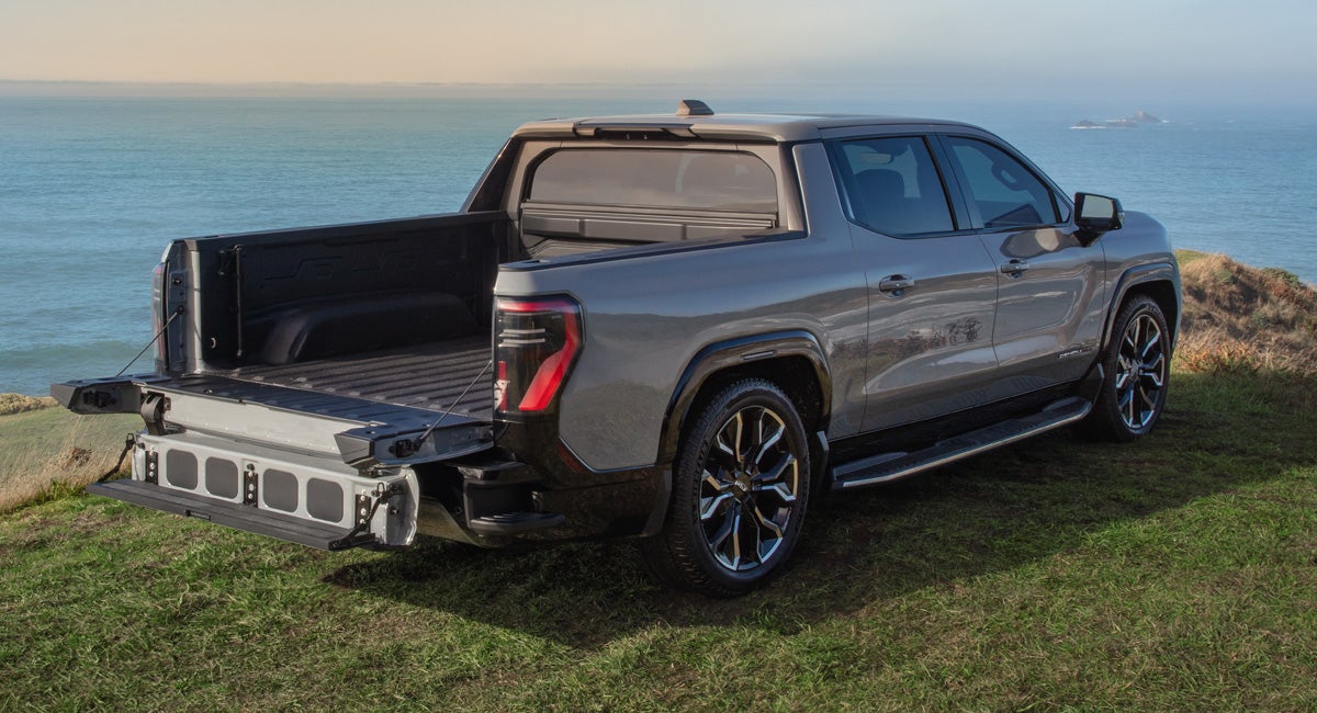 Hurd Auto Mall GMC in Johnston RI